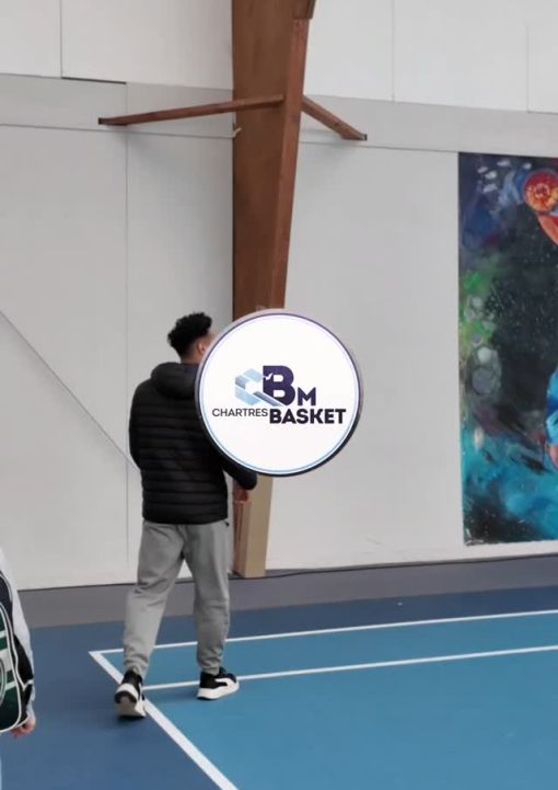 Victor Mopsus est venu cet après-midi aider son ami Lucas au coaching des u13 2. Grosse surprise pour nos jeunes joueurs. 🙏 à Victor.