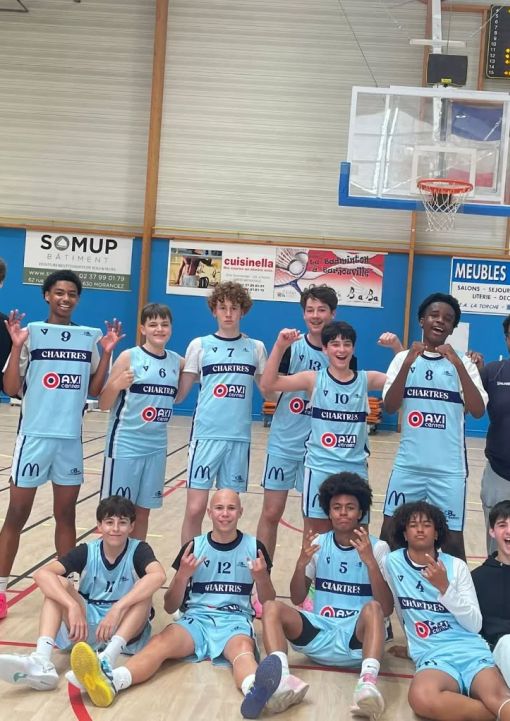 Direction la FINALE de Coupe d'Eure et Loir pour nos U15 après leur victoire cet après-midi contre Barjouville 🏀👏
Félicitations aux joueurs, au staff et merci aux nombreux supporters venus les encourager 😉
Rdv samedi pour les 4 autres rencontres de Coupe 