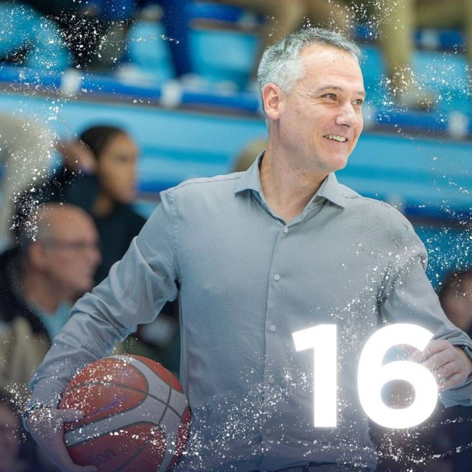 🎄 1 jour 1 portrait de la #teamccbm🔵⚪️ 

Guillaume Le Pape

📷 @stqrt__

#baskekmasculin #ffbb #nm1 #basketball #chartres #chartressports #smile
