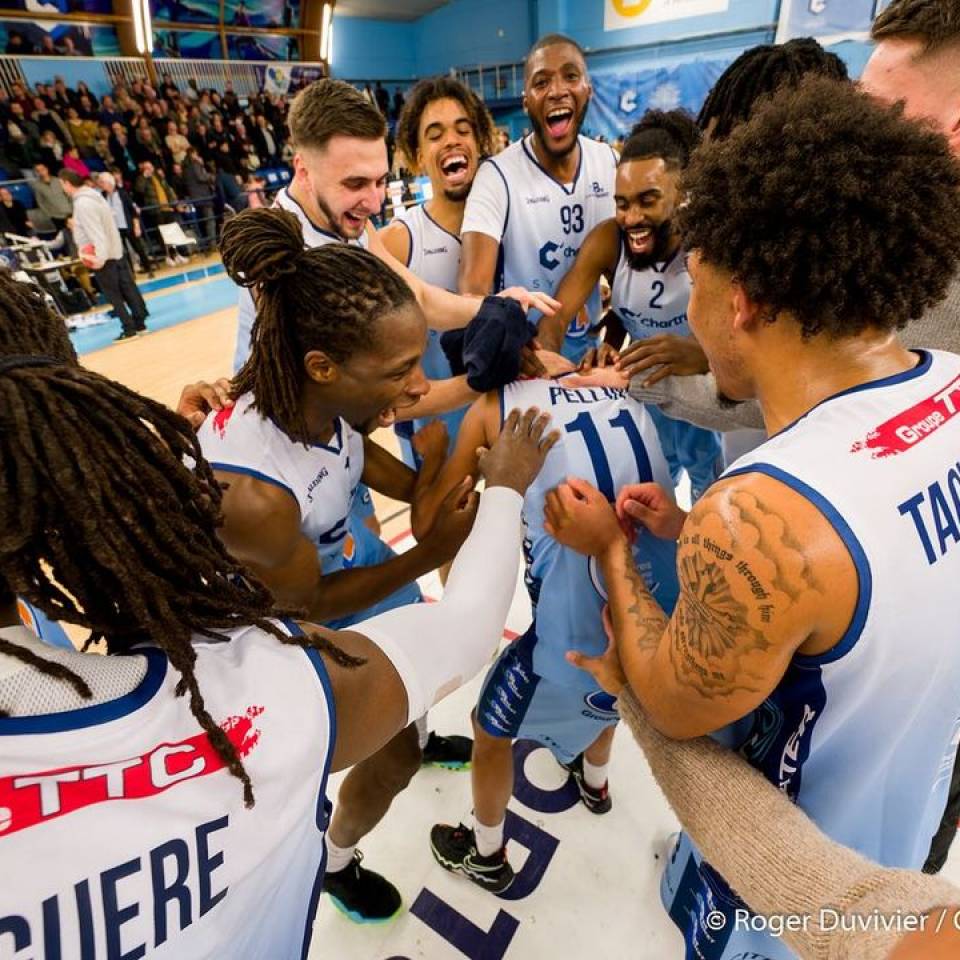 📸 Retour en images sur la victoire de la #teamccbm🔵⚪️  face à Tarbes-Lourdes ! 

Vous pouvez découvrir l’album complet sur notre site 👉 www.ccbm.fr 

Merci à Roger Duvivier de Chartres Objectif pour les photos ! 

#basketball #basketchartres #ffbb #nm1