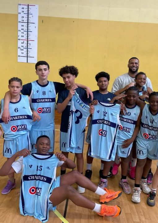 EN ROUTE POUR LE DOUBLÉ 🏆🏀
Félicitations à nos U13 1 pour leur qualification en finale de la Coupe d'Eure et Loir après leur belle victoire contre Dreux 💪💪👏👏